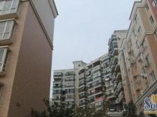 中 心地段,装修3房,低价诚心出售。