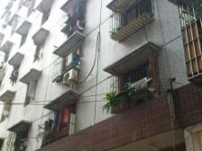 正规两室采光好,出门就是商圈。