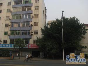 距地铁口1.2公里,步梯低层大三房,楼下有公交站