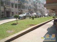 爱国路单位房,有院子可停车,楼层好,环境好,实木装