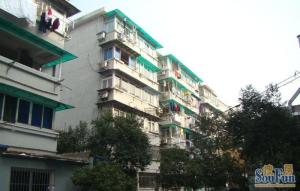 四经路1号江柴宿舍 南北通透,采光好 视野好,诚心出售