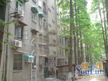 小区中环境好,中间楼层,近河边,采光景观好