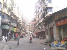 一号线地铁口旁 小两房 房东诚心出售