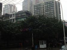 南坪网红80街 龙湖商圈旁 双轻轨正三房