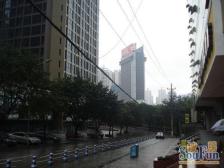 商圈房.双轻轨.菜市场.医院.配套齐全.有小区环境