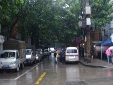 近轻轨站 矮楼层 出行方便