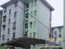 小区中心位置,一梯两户,主卧朝南,中式风格,带露台