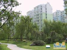 龙湖花园小区小区,环境优美,采光好,交通方便