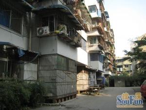 名流花园4室2厅东