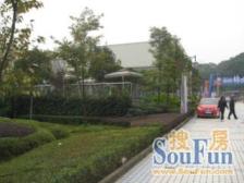 实体现场看,房子很好,正规一室一厅,交通方便