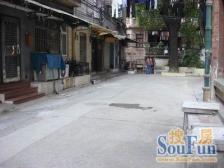 龟岗三马路联排别墅 位置优越 交通便利