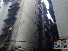 楼层适中,交通便利,离商圈近,购物方便。