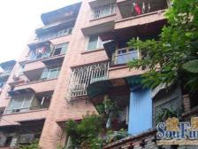 此房是楼梯房,出行方便,证在手无抵押,交通便利.