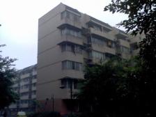 双轻轨,交通便利,大四房,精装修 朝小区中庭 中楼层