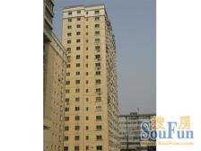 主卧客厅是落地窗,户型正规,主卧比较大,朝南落地窗