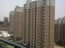 品质商品房小区,小区顶复房源比较少,相当于空中别墅