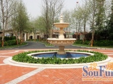 龙湖物业,精装修,拎包入住,交通方便