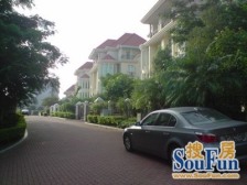 仙岳山庄双拼别墅 带独立的花园 实用面积大 正规五房