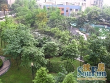 南滨路东原品质小区,精装三房,业主安心出售。