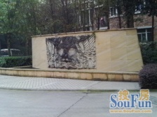 看中庭,出行方便,精装四房,居家安静