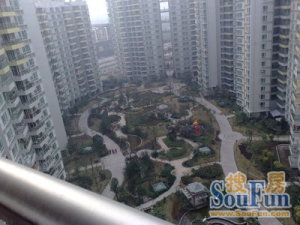 2008年小区近轻轨站,交通便利满五年,户型方正
