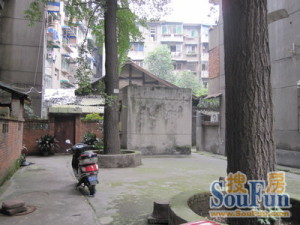 人民中路一段6号3室1厅南北