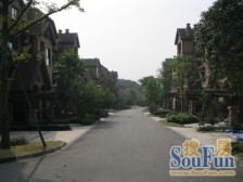 汽博大花园联排清水大花园别墅带车位