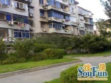 淞南四村 小区中 心位置 闹中取静 一梯三户 边套