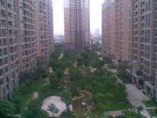 安静不吵视野开阔出门见水的房子