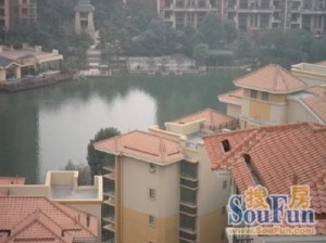 东骏湖景湾3室1厅西