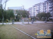 近小火车+户型方正+有储藏室+美丽家园