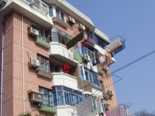 三房一厅 中间楼层 采光好 近金山卫站