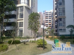 惠雅苑两房70年住宅小户型步行石梁地铁站200米左右
