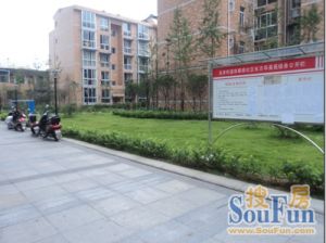 东方华美苑1室1厅东南