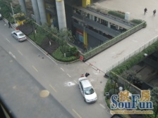 南滨路看江三房 楼层好,户型通透,采光充足。