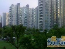 嘉定新城地铁口 万达边 别墅带院子 诚意出售