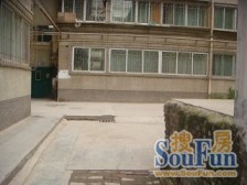 此房2室1厅小户型 地理位置优越 采光无阻,秦安路