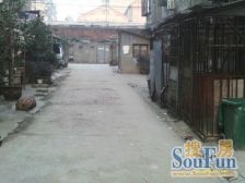 金盘路4号市政宿舍 南北通透,采光好 装修好,环镜优美 视野好,诚心出售