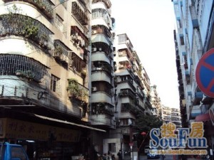 东升小区中楼层三房出售无个税业主诚心出卖