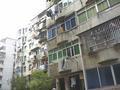 绳金塔旁 两居室 小区已亮化
