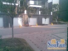 房子正面看江,视野好,出行方便