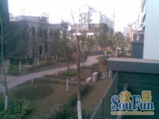 居住方便,户型方正,出门就是滨江路