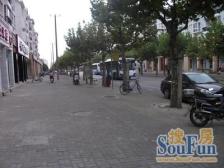 地铁8号线联航路站 2010年商品房小区 地下室带天井