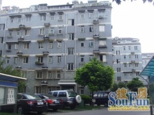 交通便利,近地铁,6楼中间楼好房