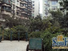 跃层精装修三房 保持好,看中庭 提包入住 !