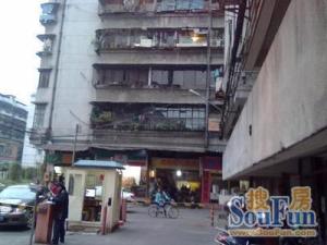 南北对流,户型方正,小区环境优雅,生活配套齐全
