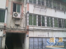 章江路67号歌舞团宿舍 南北通透,采光好 装修好,环镜优美 近地铁 视野好,诚心出售