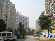 红谷世纪花园A区 南北通透,采光好 装修好,环镜优美 近地铁 周边匹套完善,,出行方便