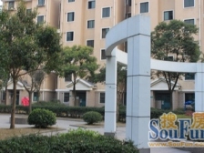 房子中间楼层中间位置,适合一家三代