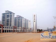 正规三居室两卫,位于小区中间位置不临街,环境安静,前后无挡,